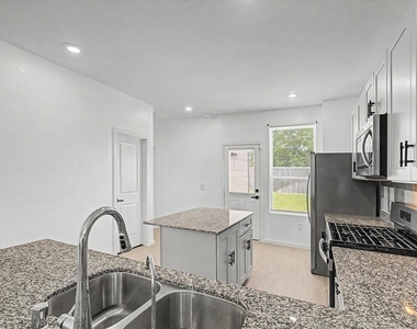 511 Louis Lane - Photo Thumbnail 7