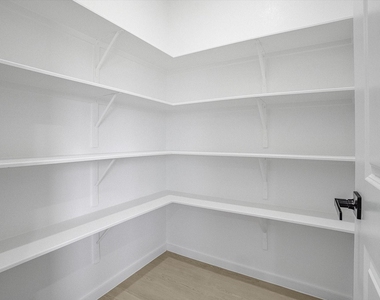 511 Louis Lane - Photo Thumbnail 9