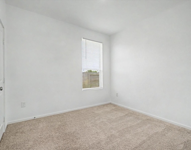 511 Louis Lane - Photo Thumbnail 17