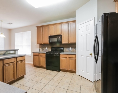 12210 Lakewood Valley Court - Photo Thumbnail 5