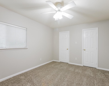 12210 Lakewood Valley Court - Photo Thumbnail 10