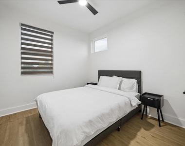 104 E 44th Street - Photo Thumbnail 15