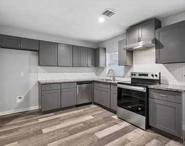 1894 Dolly Wright Street - Photo Thumbnail 7