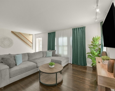 1919 W Mckinney Street - Photo Thumbnail 1
