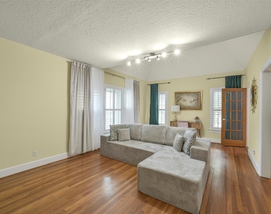 1919 W Mckinney Street - Photo Thumbnail 25