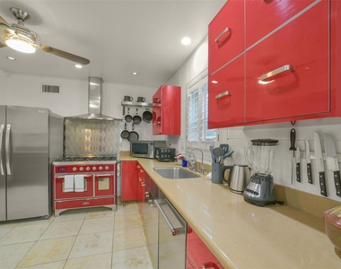 1919 W Mckinney Street - Photo Thumbnail 2