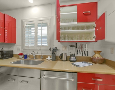 1919 W Mckinney Street - Photo Thumbnail 11