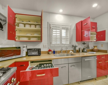 1919 W Mckinney Street - Photo Thumbnail 12