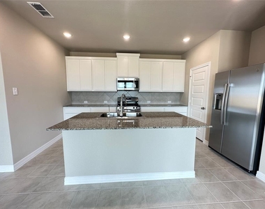 7239 Grand Mason Drive - Photo Thumbnail 2