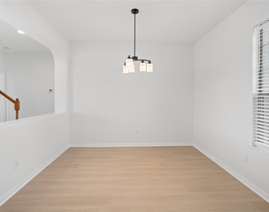 21611 Manitou Falls Lane - Photo Thumbnail 8