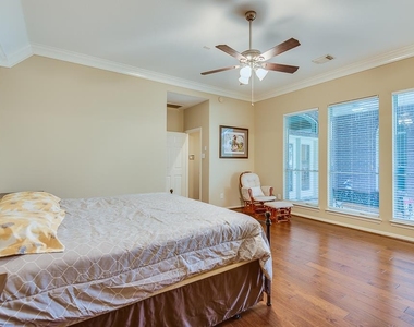 3208 Sumac Drive - Photo Thumbnail 19