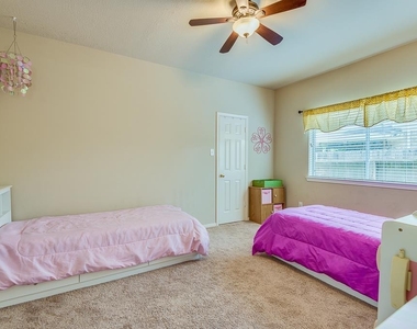 3208 Sumac Drive - Photo Thumbnail 22