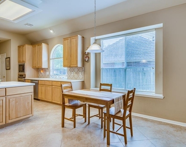 3208 Sumac Drive - Photo Thumbnail 15