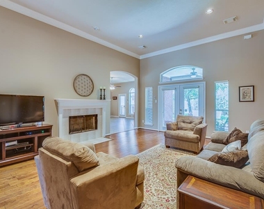 3208 Sumac Drive - Photo Thumbnail 8