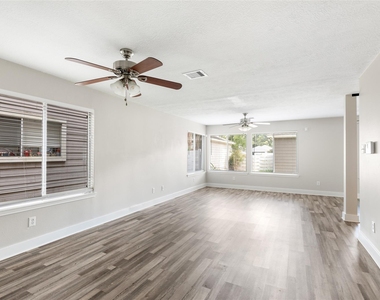 18906 Atasca Oaks Drive - Photo Thumbnail 8