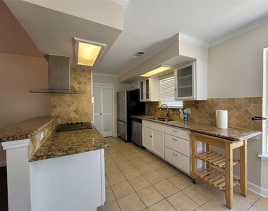 9322 Fairdale Lane - Photo Thumbnail 7