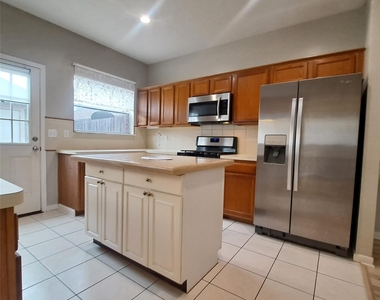 1365 El Camino Village Drive - Photo Thumbnail 9