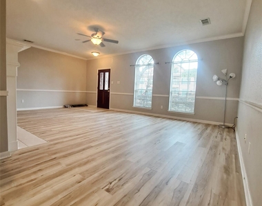 1365 El Camino Village Drive - Photo Thumbnail 3