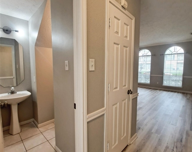 1365 El Camino Village Drive - Photo Thumbnail 4
