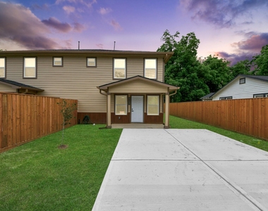 2430 Dolly Wright Street - Photo Thumbnail 4