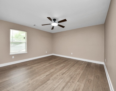 2430 Dolly Wright Street - Photo Thumbnail 32