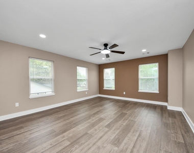 2430 Dolly Wright Street - Photo Thumbnail 25