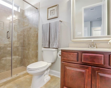 1815 Carriage Oaks Ln - Photo Thumbnail 18