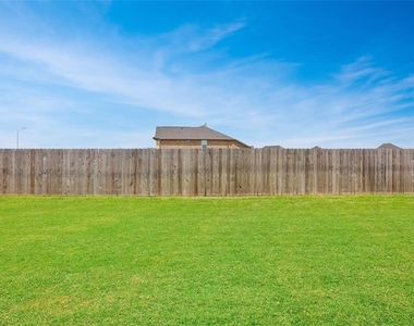 1815 Carriage Oaks Ln - Photo Thumbnail 22