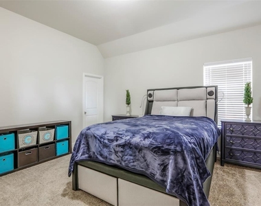 1815 Carriage Oaks Ln - Photo Thumbnail 13