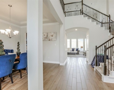 1815 Carriage Oaks Ln - Photo Thumbnail 2