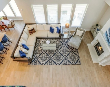 1815 Carriage Oaks Ln - Photo Thumbnail 6