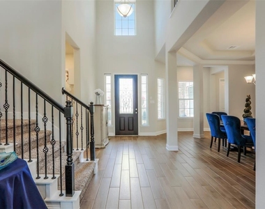 1815 Carriage Oaks Ln - Photo Thumbnail 5
