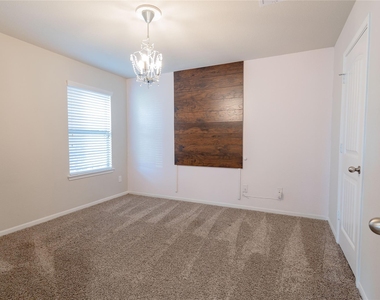 3018 Darlington Court - Photo Thumbnail 13