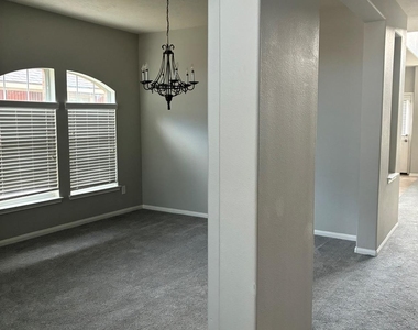 2922 Laurel Brook Ln - Photo Thumbnail 6