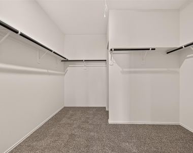 3007 Bloomsbury Terrace Drive - Photo Thumbnail 11