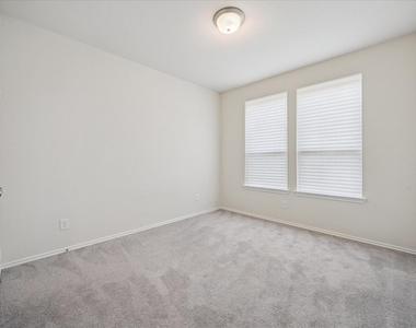 1817 Agoura Hills Dr - Photo Thumbnail 11