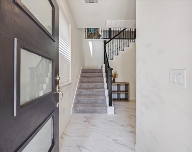 1817 Agoura Hills Dr - Photo Thumbnail 1
