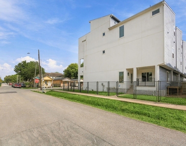 2217 Sherwin Street - Photo Thumbnail 3