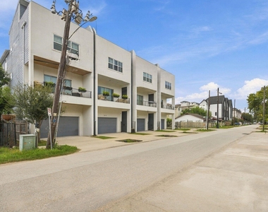 2217 Sherwin Street - Photo Thumbnail 2