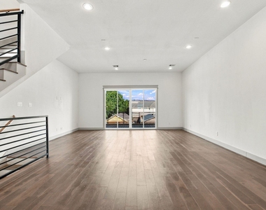 2217 Sherwin Street - Photo Thumbnail 20
