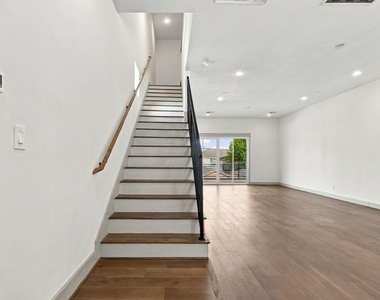 2217 Sherwin Street - Photo Thumbnail 27