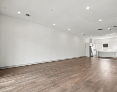 2217 Sherwin Street - Photo Thumbnail 16