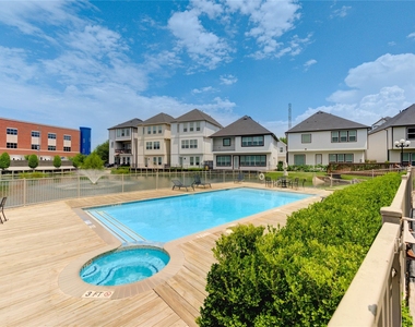 2023 Gentryside Drive - Photo Thumbnail 2