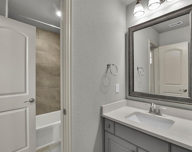13619 Nearpoint Lane - Photo Thumbnail 33