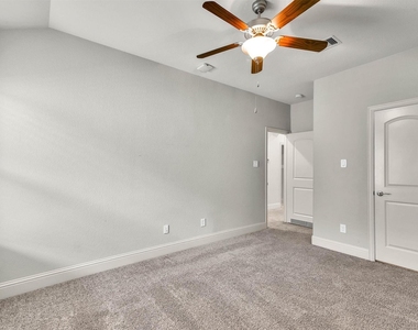 13619 Nearpoint Lane - Photo Thumbnail 34