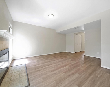 24 W Willowwood Court - Photo Thumbnail 6