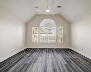 4615 Russett Lane - Photo Thumbnail 14