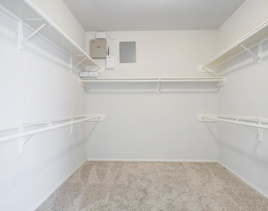 4615 Russett Lane - Photo Thumbnail 19
