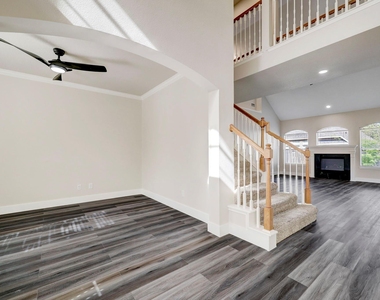 4615 Russett Lane - Photo Thumbnail 7