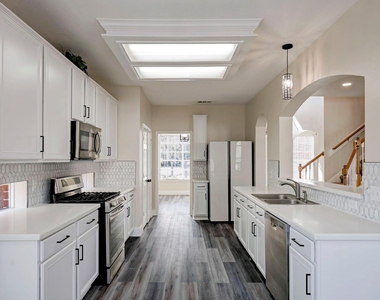 4615 Russett Lane - Photo Thumbnail 11